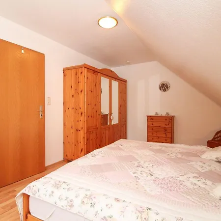 Apartment Jollenweg 20/2 *